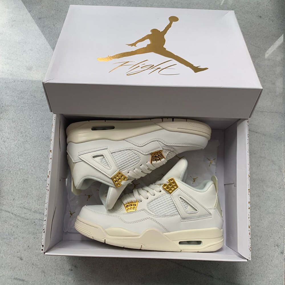 Air Jordan 4 Retro Beige And White Gold Buckle Retro Basketball Shoes
